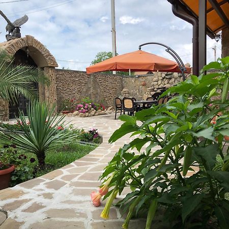 Гостевой Дом Siella Hotel Suhumi Exterior foto