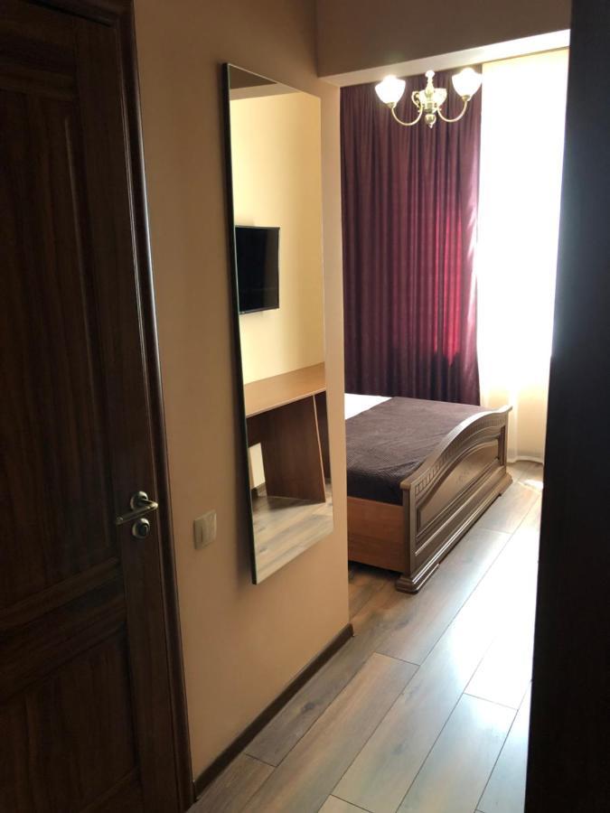 Гостевой Дом Siella Hotel Suhumi Exterior foto