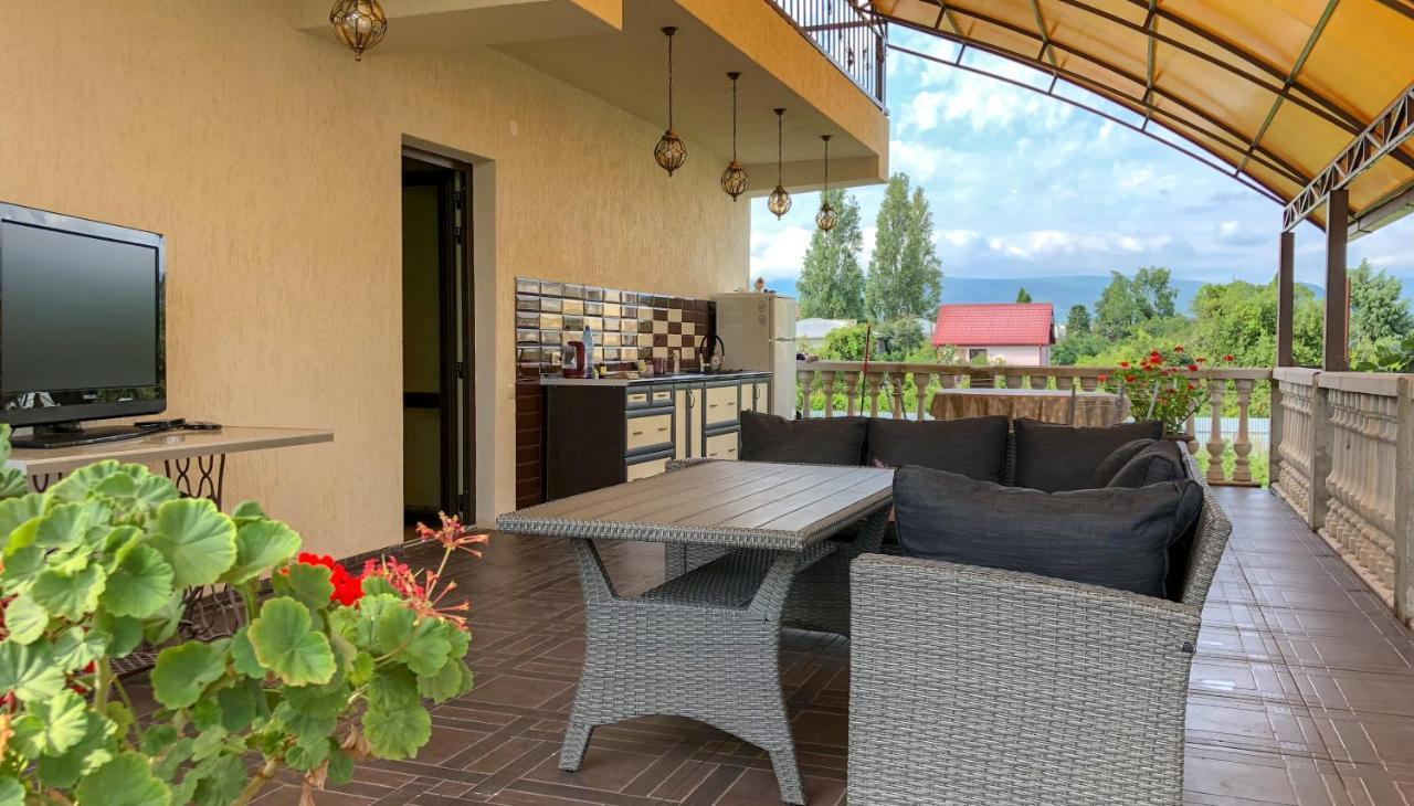Гостевой Дом Siella Hotel Suhumi Exterior foto