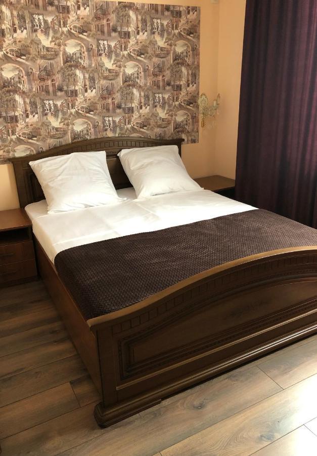 Гостевой Дом Siella Hotel Suhumi Exterior foto