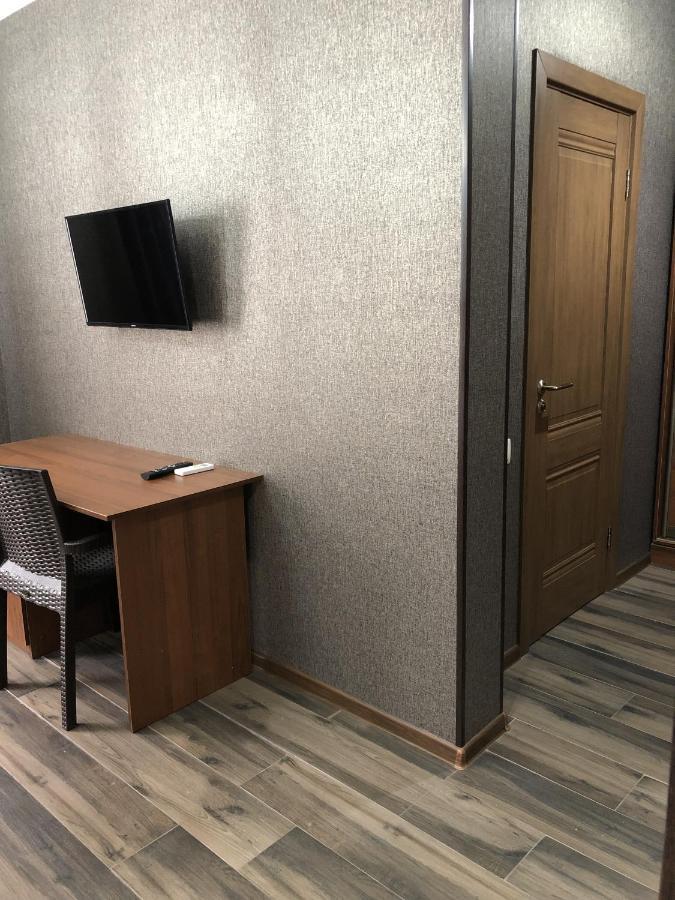 Гостевой Дом Siella Hotel Suhumi Exterior foto